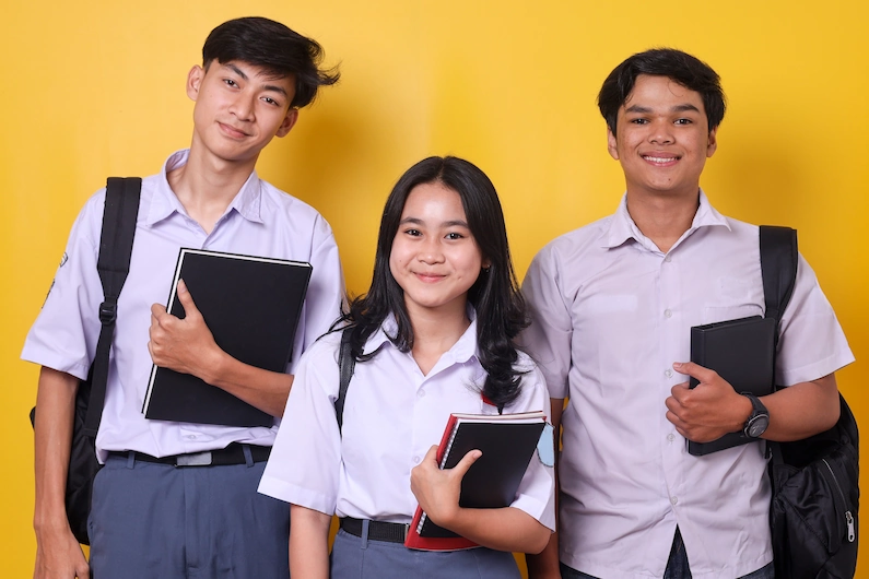 Bahaya mengirim anak ke barak militer